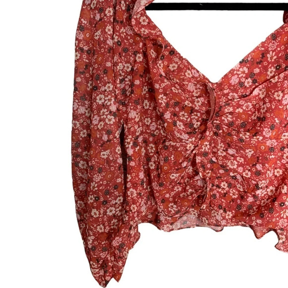 Lulus Women’s floral print ruched long sleeve top Feminine romantic size large - Picture 6 of 14